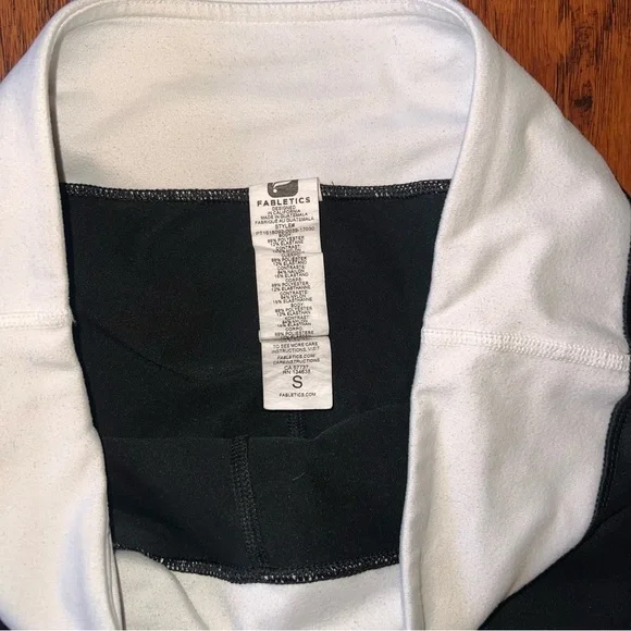 Fabletics Leggings Workout Pants Yoga Pants, Ankle Length, Size Small - Picture 7 of 8